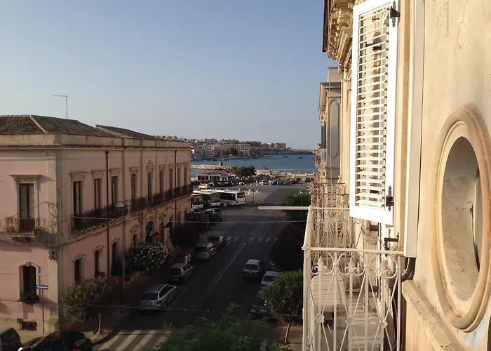 Casa Luthi アパート シラクーサ